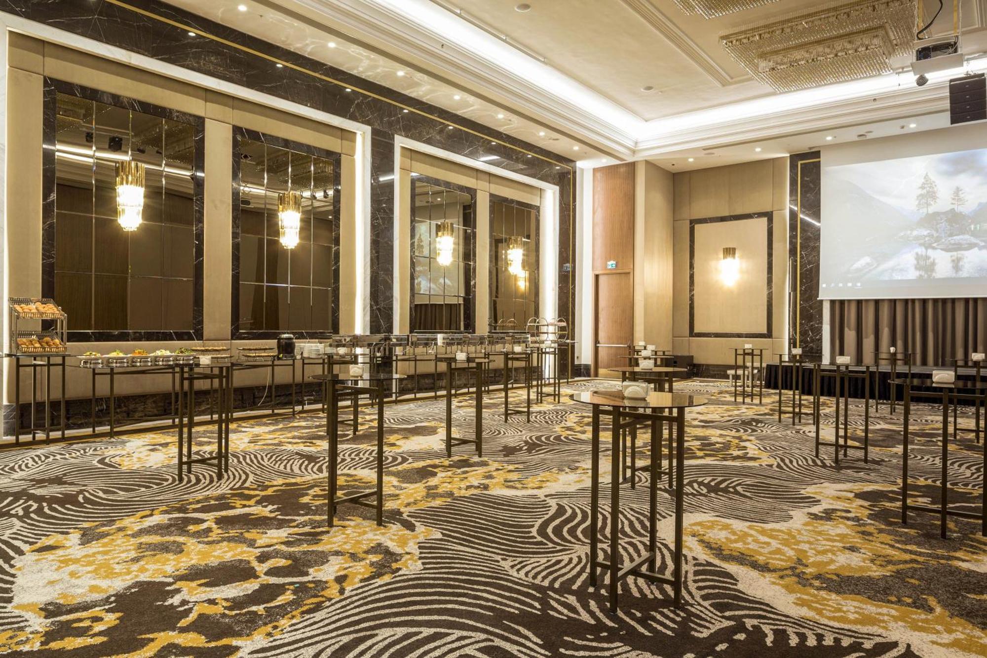 Sheraton Bisjkek Eksteriør billede